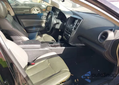 2011 Nissan Maxima 3.5 S z USA, uszkodzony, nr VIN 1N4AA5AP7BC834042